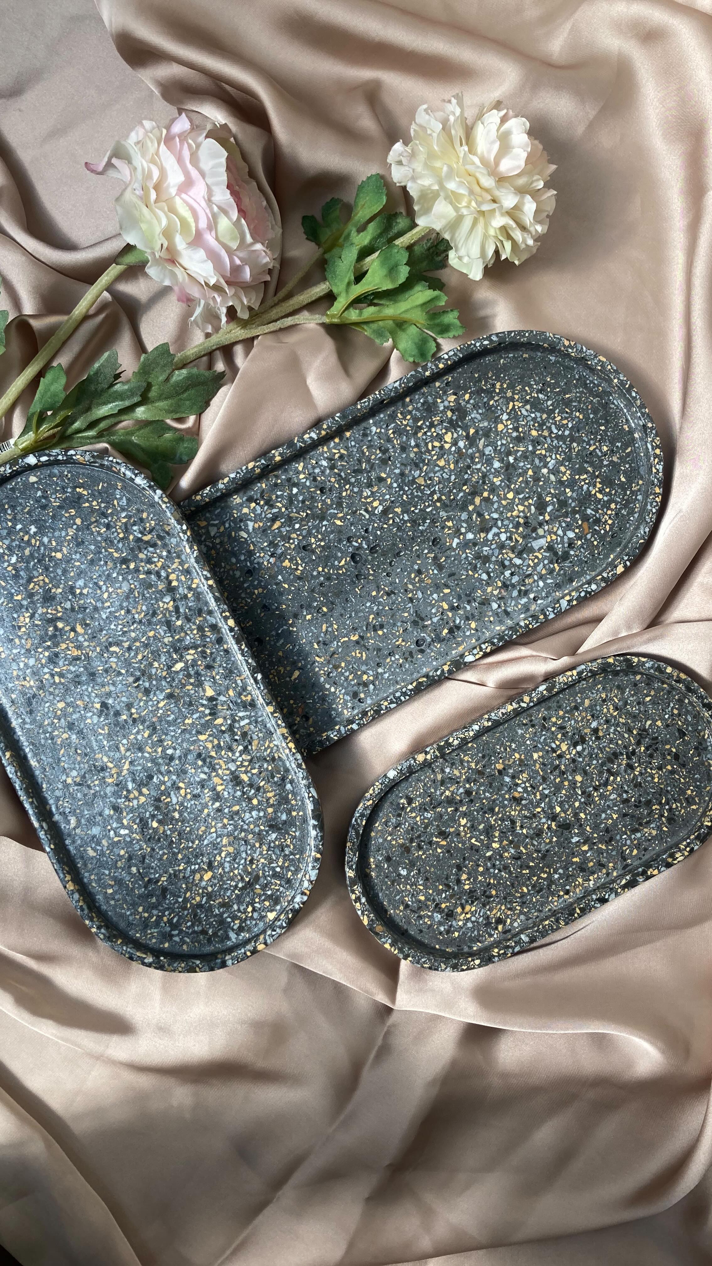 Arch and wavy trays